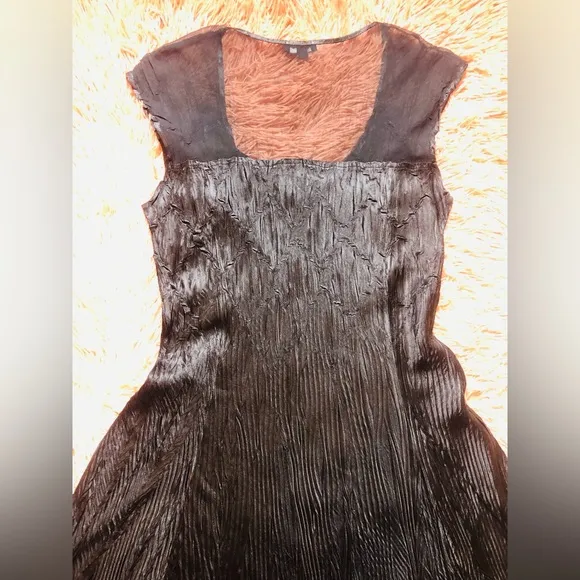 NWOT Komarov, Rhinestone Embellished V-Neck Chameause Midi Dress. Size S