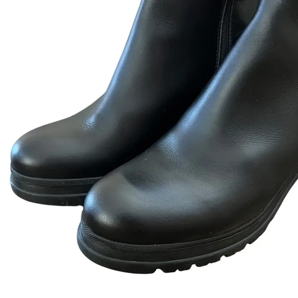 NWOT La Canadienne Percle Almond Toe Black Chelsea Boots – 9.5 M