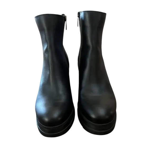 NWOT La Canadienne Percle Almond Toe Black Chelsea Boots – 9.5 M