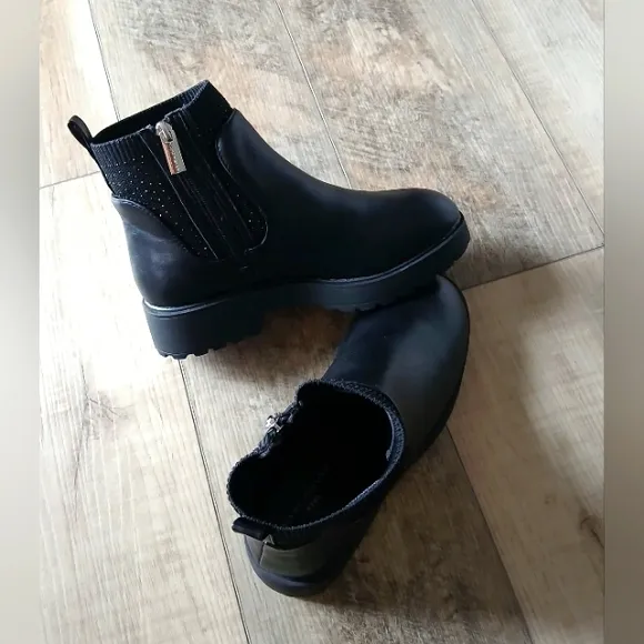 NWOT Marc Fisher Big Girls Heidi Platform Outsole Chelsea Boots Size 5