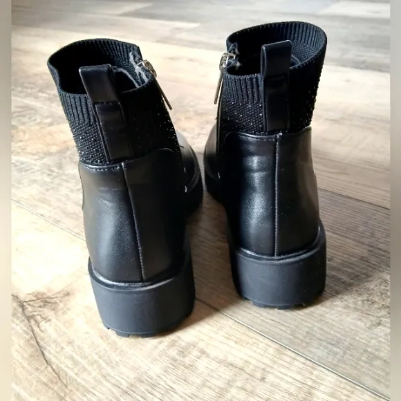 NWOT Marc Fisher Big Girls Heidi Platform Outsole Chelsea Boots Size 5