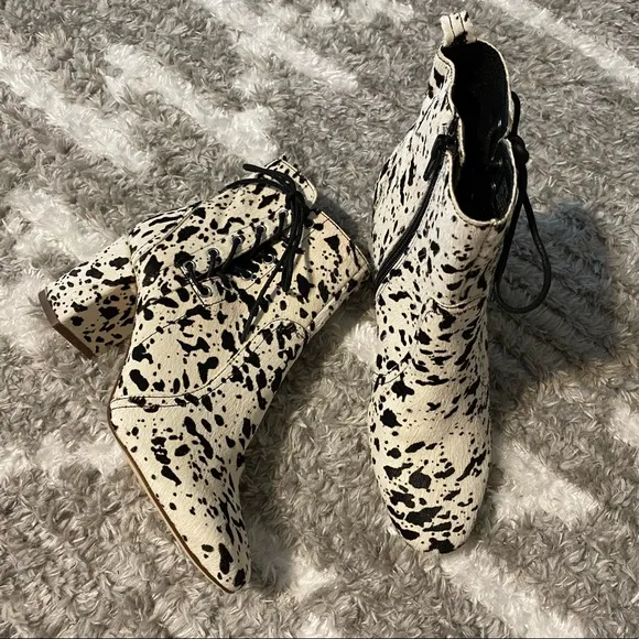 NWOT - MATISSE - White Kristall Calf Hair Side Zip Bootie