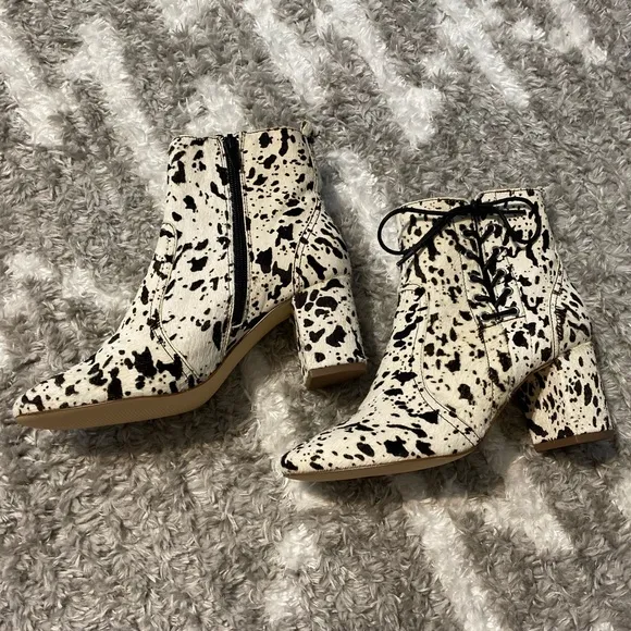 NWOT - MATISSE - White Kristall Calf Hair Side Zip Bootie