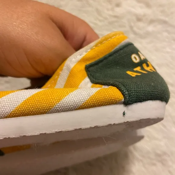 NWOT Oakland Athletics baseball stripes canvas loafers shoes flats size L (9-10)