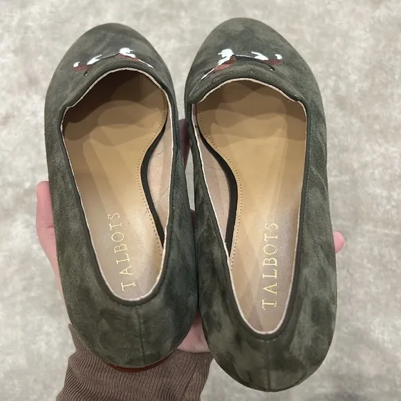 NWOT Talbots RYAN EMBROIDERED SUEDE LOAFERS/FLATS in olive size 7.5