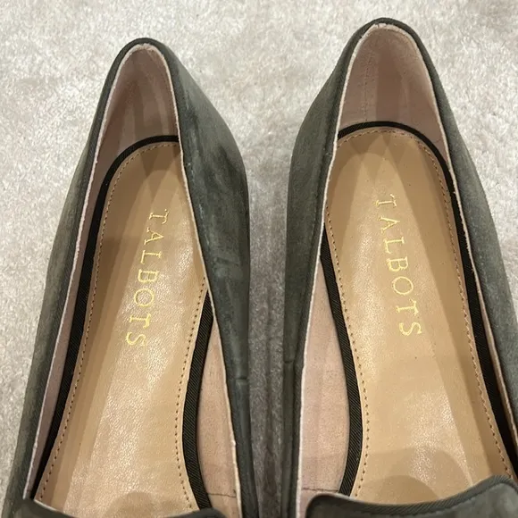 NWOT Talbots RYAN EMBROIDERED SUEDE LOAFERS/FLATS in olive size 7.5