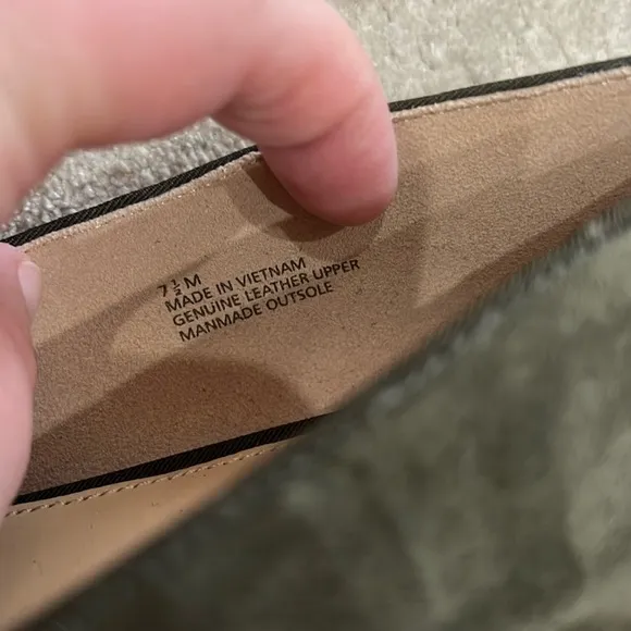 NWOT Talbots RYAN EMBROIDERED SUEDE LOAFERS/FLATS in olive size 7.5