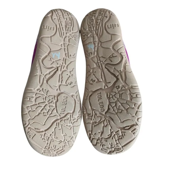 NWOT UIN Fearless Toledo Slip On Loafers, Size 7