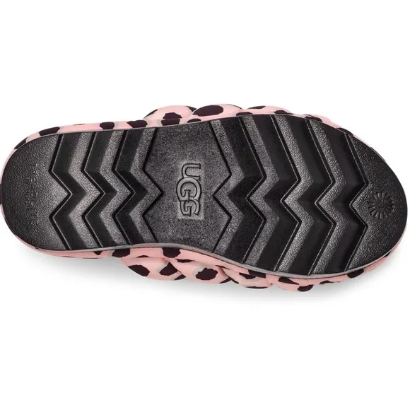 NWOT Women's Size 9 UGG Fuzzy Slides