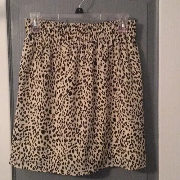 NWT Adorable animal print skirt