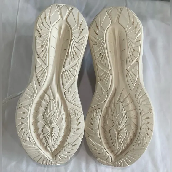 NWT Asics Novablast Sneakers