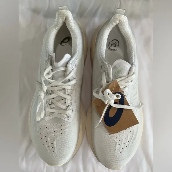 NWT Asics Novablast Sneakers