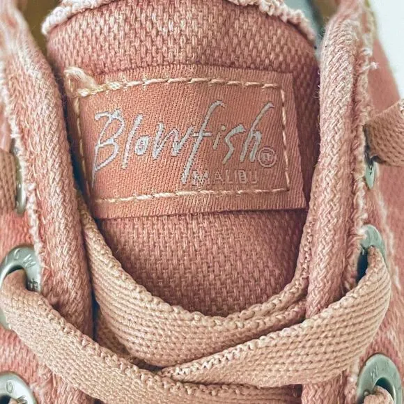 NWT Blowfish Malibu Vesper 7.5 Dusty Pink Distressed Stitched Cushioned Sneakers