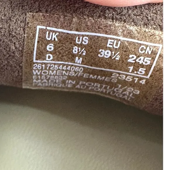 NWT Clarks Chukka Boots Originals Weaver Tie Tan Suede Leather Very Comfy 8.5