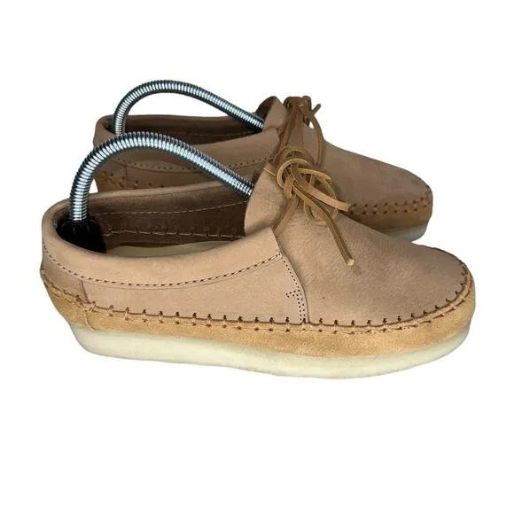 NWT Clarks Chukka Boots Originals Weaver Tie Tan Suede Leather Very Comfy 8.5