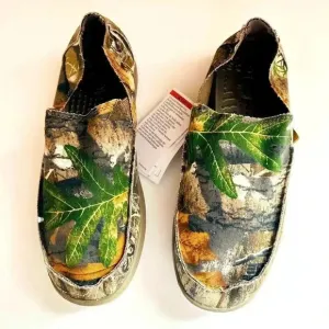 NWT Crocs Real Tree Santa Cruz Loafers