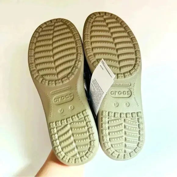 NWT Crocs Real Tree Santa Cruz Loafers