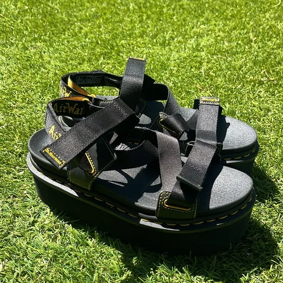 NWT DR MARTENS Kimber Platform Sandals