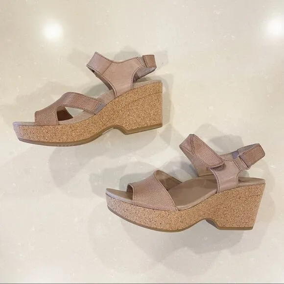 NWT Earth Khaya Kella Leather Platform Sandals Sapphire Taupe 8