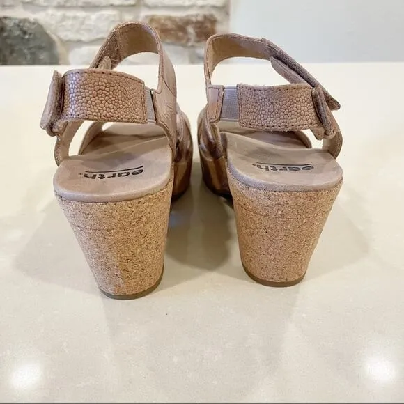 NWT Earth Khaya Kella Leather Platform Sandals Sapphire Taupe 8