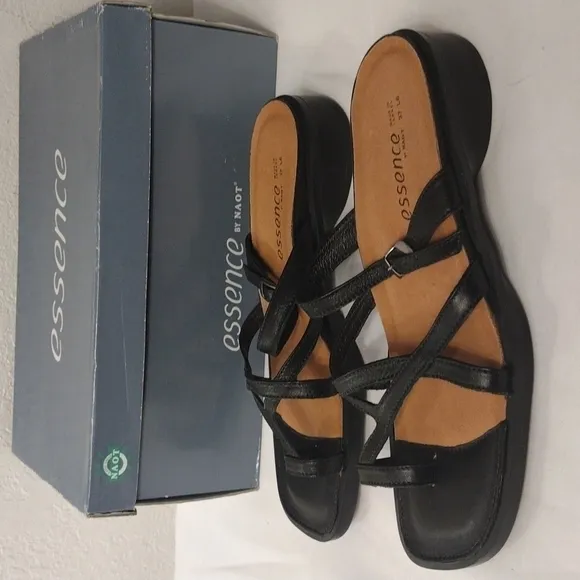 𝅺nwt Essence leather sandals black 6.5