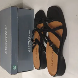 𝅺nwt Essence leather sandals black 6.5