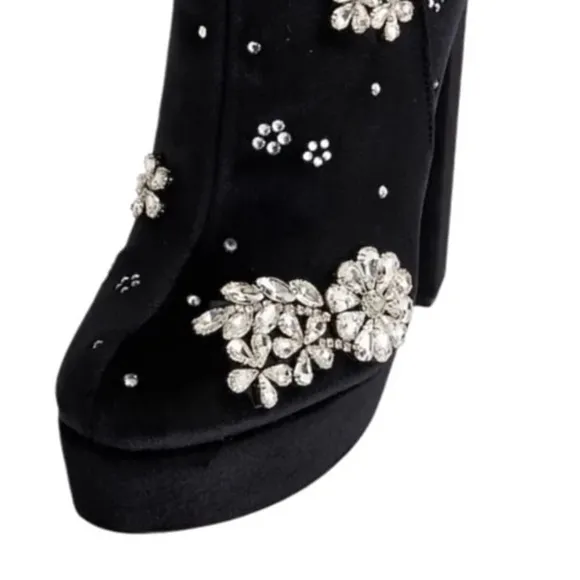 NWT Express Elegant Velvet Gem Embellished Side Zip Platform Ankle Boots Black 8