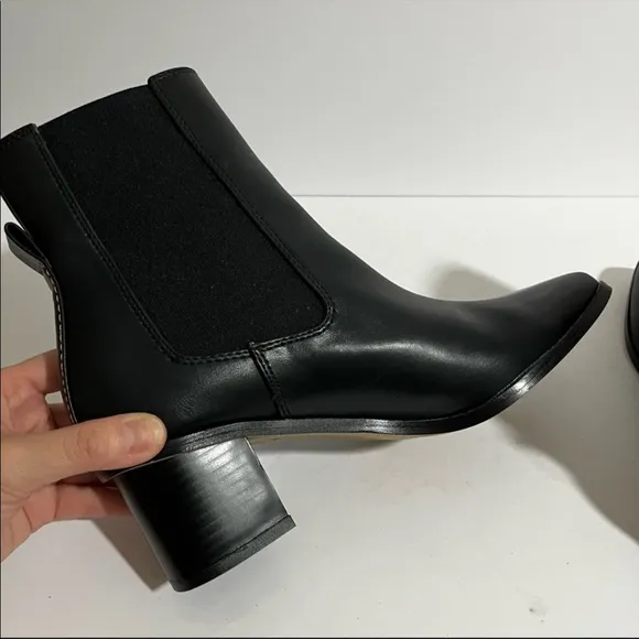 NWT FRENCH CONNECTION CHRISSY CHELSEA BOOTS 8.5