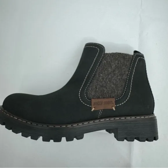 NWT JOSEPH SEIBEL Black Leather MARTA Chelsea Lug Sole Ankle Boots Sz 7-7.5 EU38