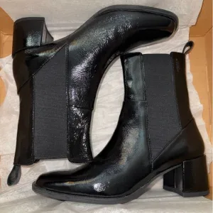 NWT Rag &amp; Bone Vagabond Chelsea Boots in Black Patent Leather size 39