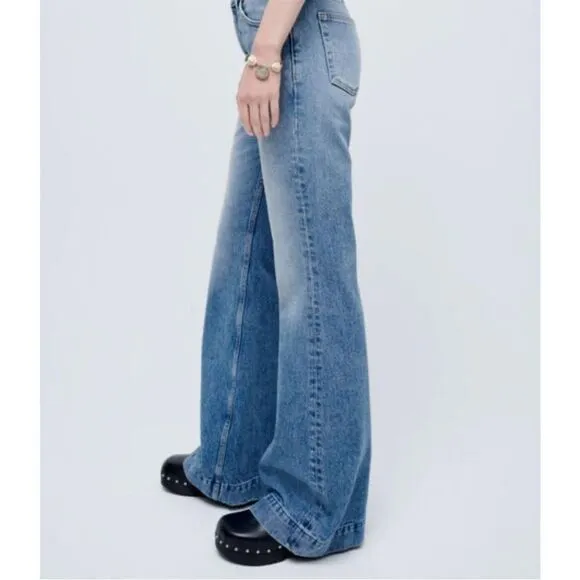 NWT Re/Done 70s Low Rise Bell Bottom Jean In Lake Blue Size 31