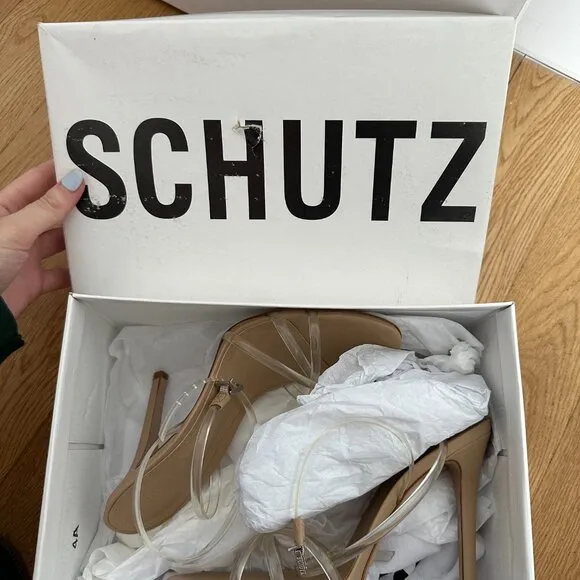 NWT Schutz Amelia Ankle Strap Leather Sandals Nude Size 9B Crisscross Straps