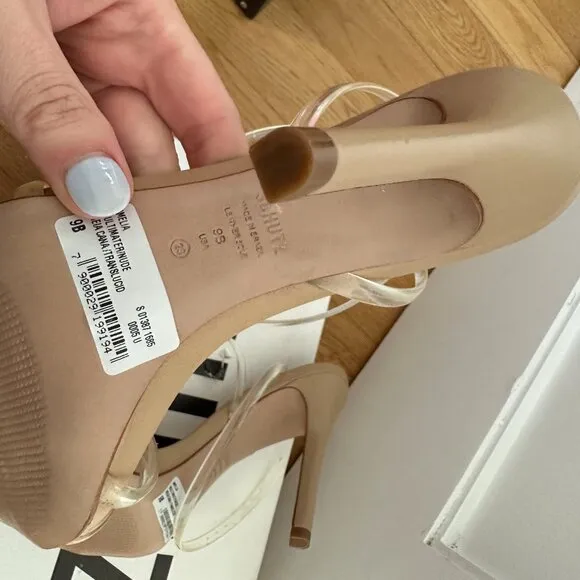 NWT Schutz Amelia Ankle Strap Leather Sandals Nude Size 9B Crisscross Straps