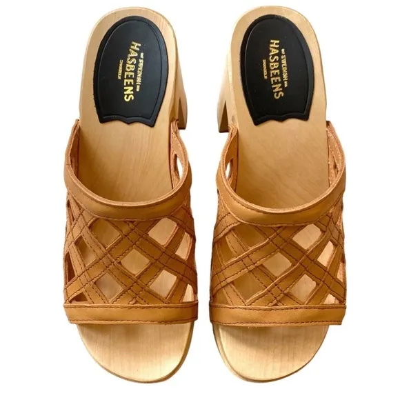NWT Swedish Hasbeens Basket Clog Sandals in Honey Size 8