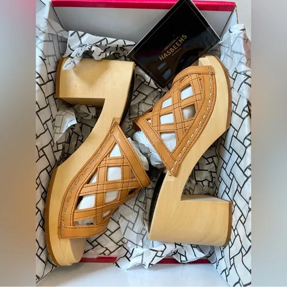NWT Swedish Hasbeens Basket Clog Sandals in Honey Size 8