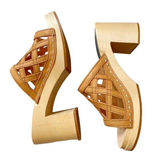 NWT Swedish Hasbeens Basket Clog Sandals in Honey Size 8