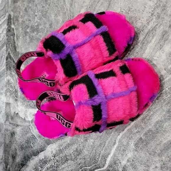 NWT Women's Size 6 UGG Fuzzy Slides