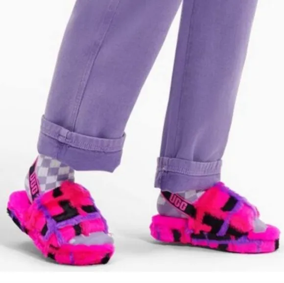 NWT Women's Size 6 UGG Fuzzy Slides