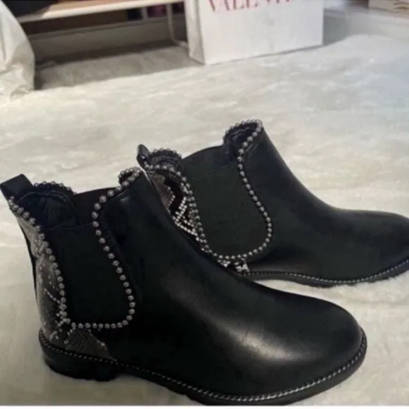 NWT Women's Snakeskin Print Studded Chelsea Boots Black 6