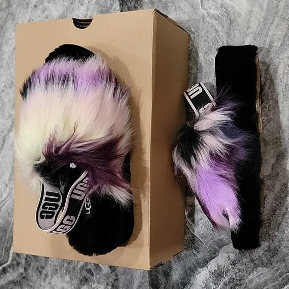 NWT Women's UGG Fluffy Slides
