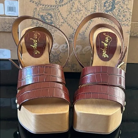 NWT Free People Mallory leather clog sandals 9