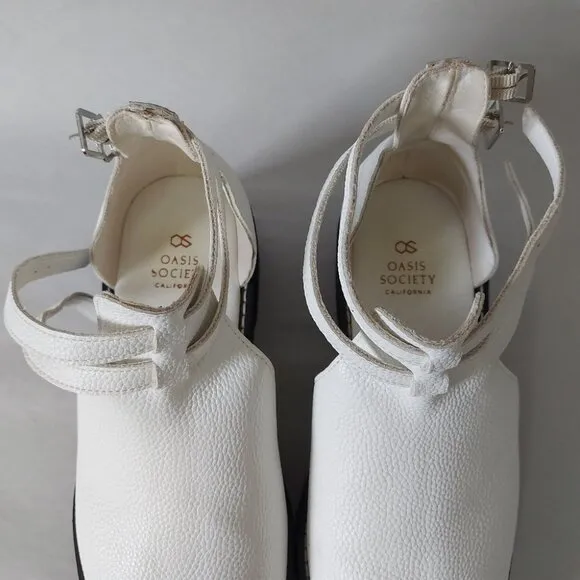 Oasis Society Platform Strapped Sandals Size 8.5 White Leather Edgy Chunky Heel