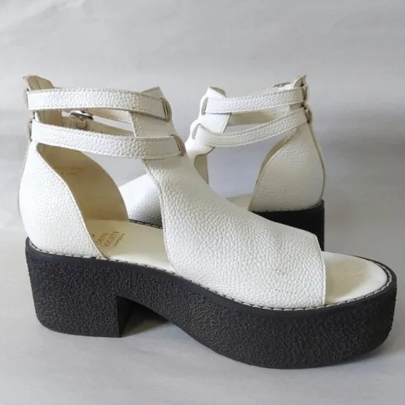 Oasis Society Platform Strapped Sandals Size 8.5 White Leather Edgy Chunky Heel