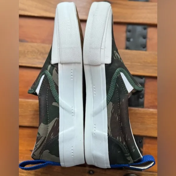 Obra 240 Canvas Slip On Wrap Toe Sneaker