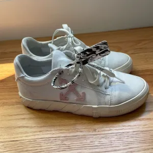 OFF-WHITE Vulc Eco 'White Pink' Sneakers