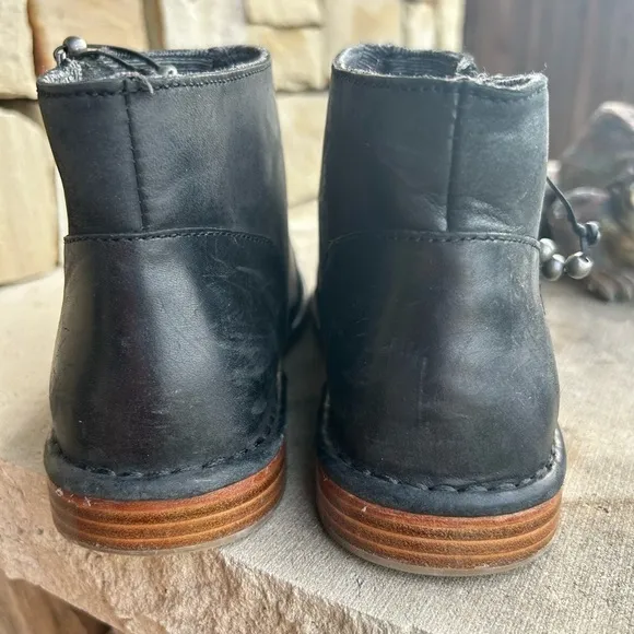 Olukai KAONA II black matte leather bootie’s w/ side zip Sz-7.5.  F