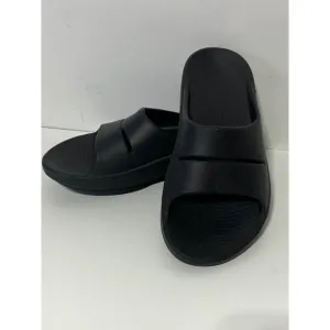 Oofos Size Men Size 9 Women Size 11 Black Sports Recovery Slides