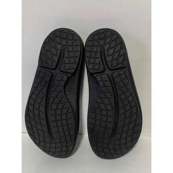 Oofos Size Men Size 9 Women Size 11 Black Sports Recovery Slides