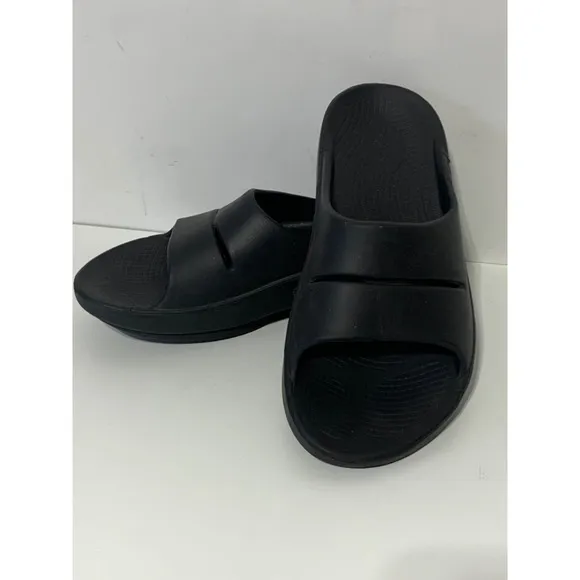 Oofos Size Men Size 9 Women Size 11 Black Sports Recovery Slides
