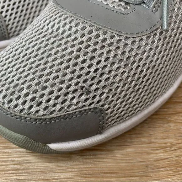 Orthofeet Edgewater 618 Men’s Size 9.5 Wide (2E) Athletic Sneakers Shoes
